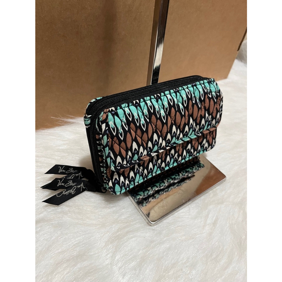 Vera Bradley Zip Around Wallet Sierra Stream Retired Pattern Organizer - Picture 2 of 6